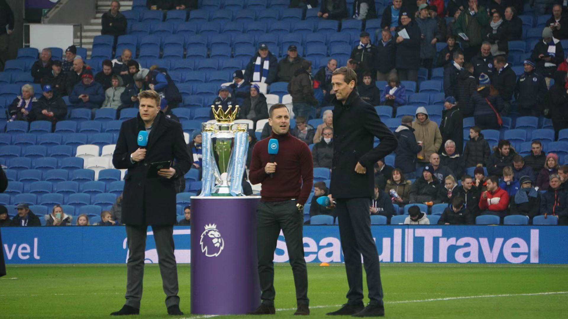 他仍然对旧 他仍然对旧